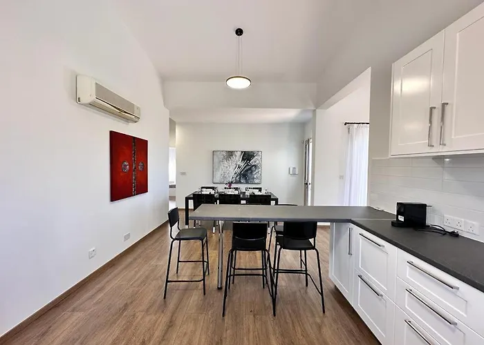 New Heaven In Sea Caves * Peyia