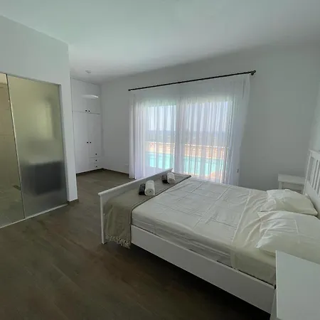 New Heaven In Sea Caves Villa Peyia