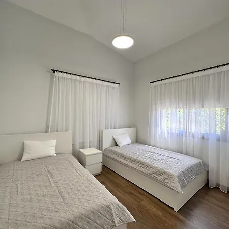 Villa New Heaven In Sea Caves