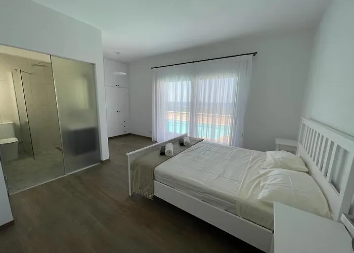 New Heaven In Sea Caves Villa Peyia