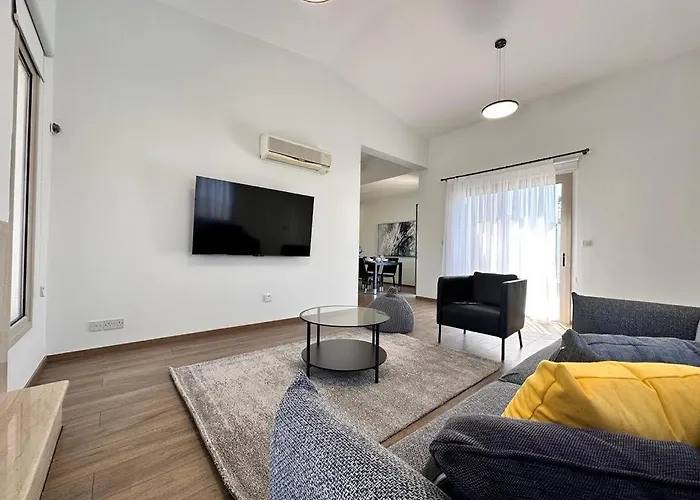 New Heaven In Sea Caves * Peyia